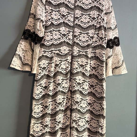 SELLING GABBY SKYE DRESS FOR WOMEN SIZE 10 P COLOR off WHITE AND BLACK - Picture 6 of 11